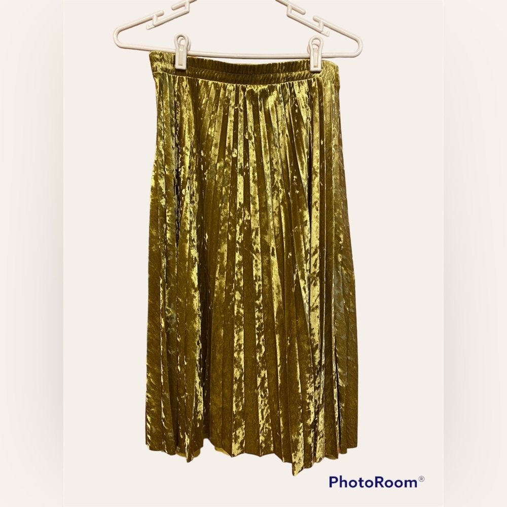 Gold Pleated Velvet Midi Skirt, M
